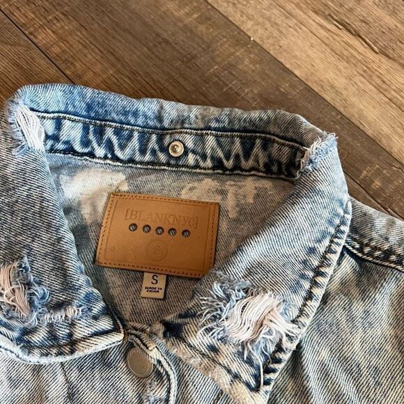 Blank NYC A Piece of Me Denim Hoodie
Jacket size s - Picture 2 of 8